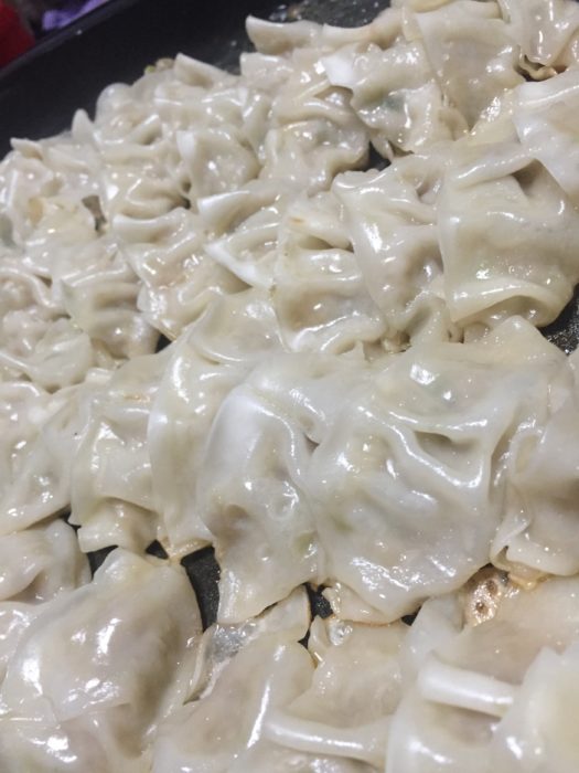 伝説の餃子を焼く!