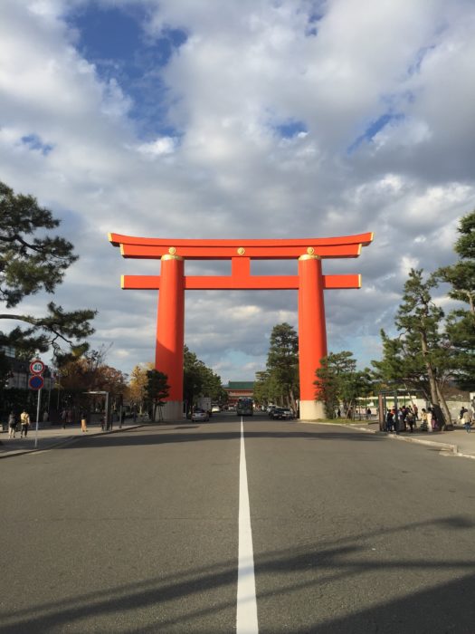 平安神宮の大鳥居正面図