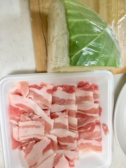 とろ卵豚キャベツ用海鮮うま塩炒めのキャベツと豚バラ