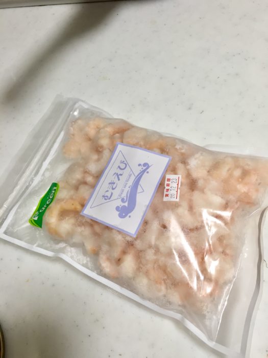 冷凍のムキエビを追加する。