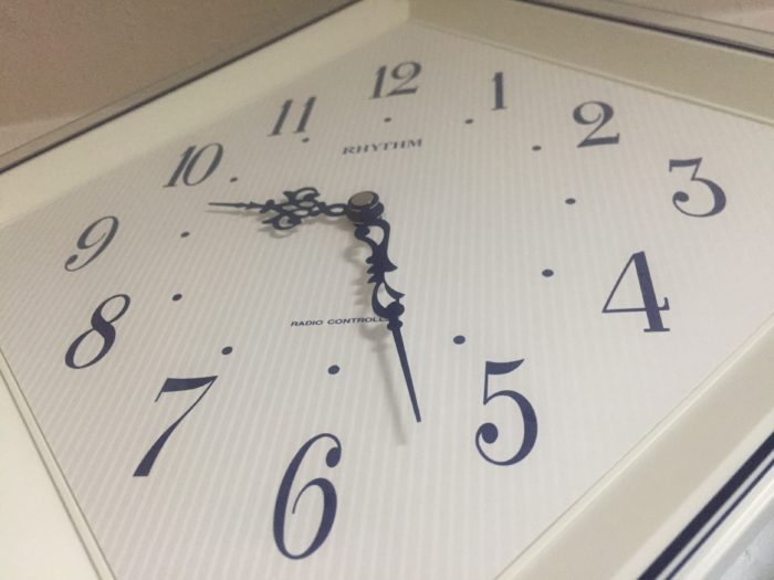 寝すぎたあとに時計を見てびっくり。