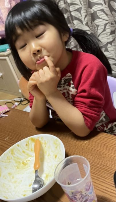 満足げな食後の娘。