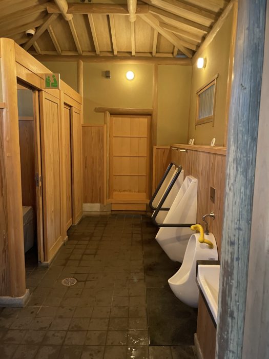 立木山のトイレは綺麗に整備されていました。