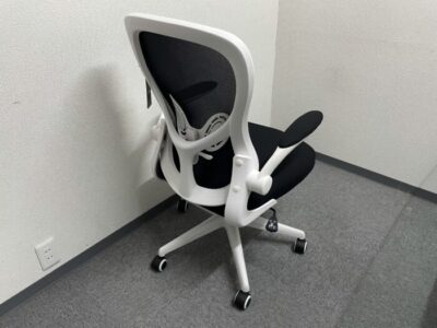 Hbadaのオフィスチェアの組み立てが完了