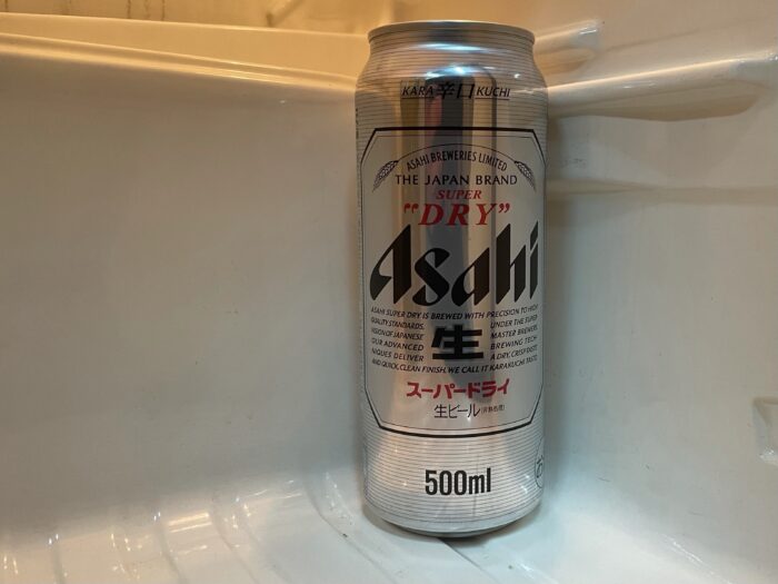会社事務所で密かに冷やし続けている缶ビール
