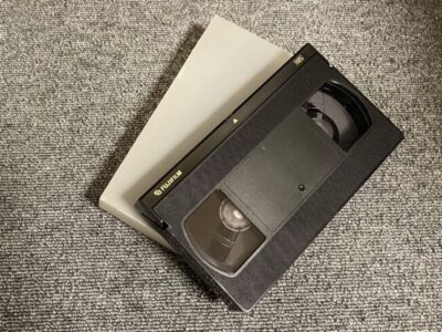 動画と言えばビデオテープの時代と今は違う。